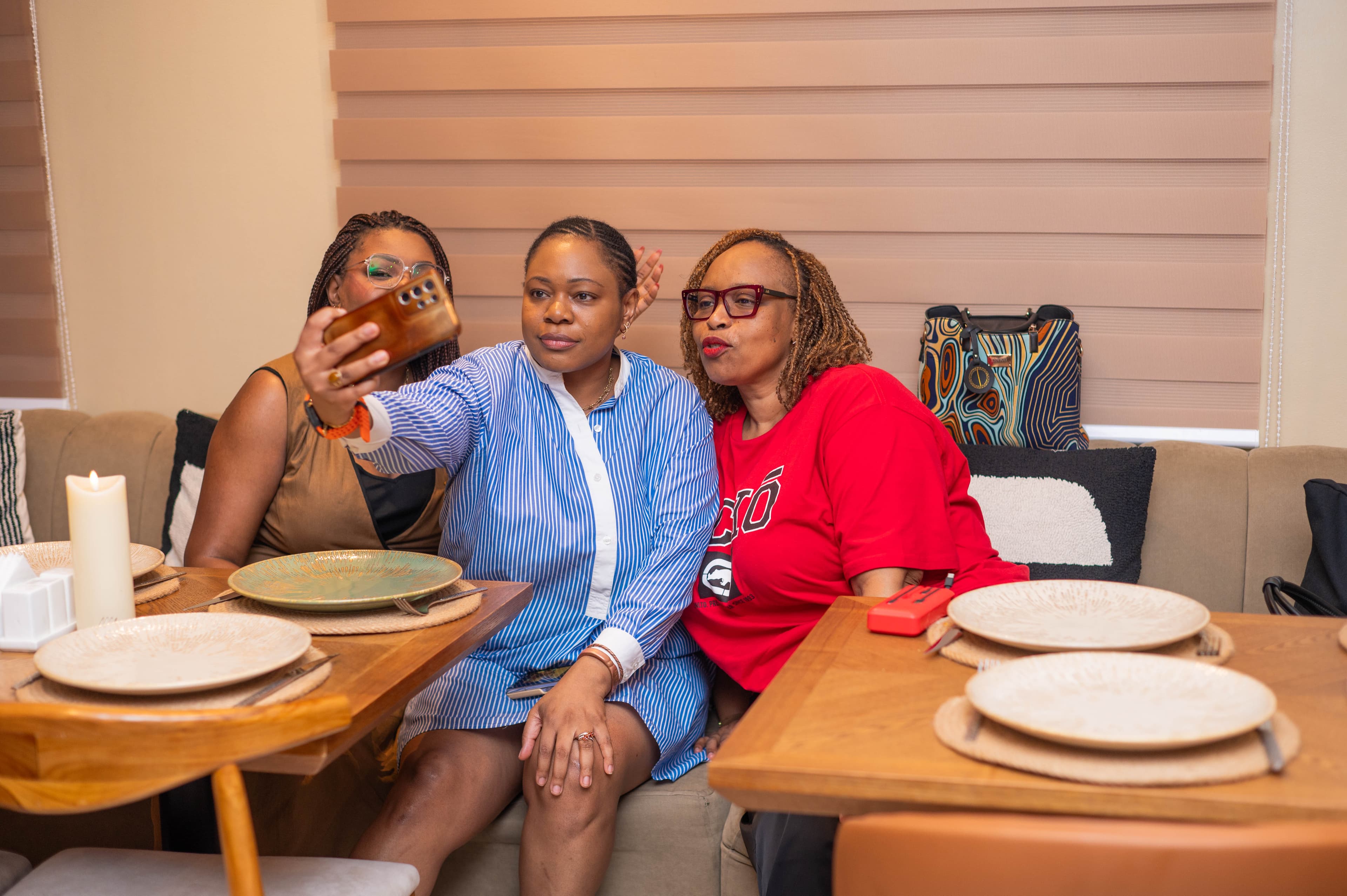 Crée des connexions.Rencontre des femmes entrepreneures qui comprennent tes défis et partagent ton ambition.